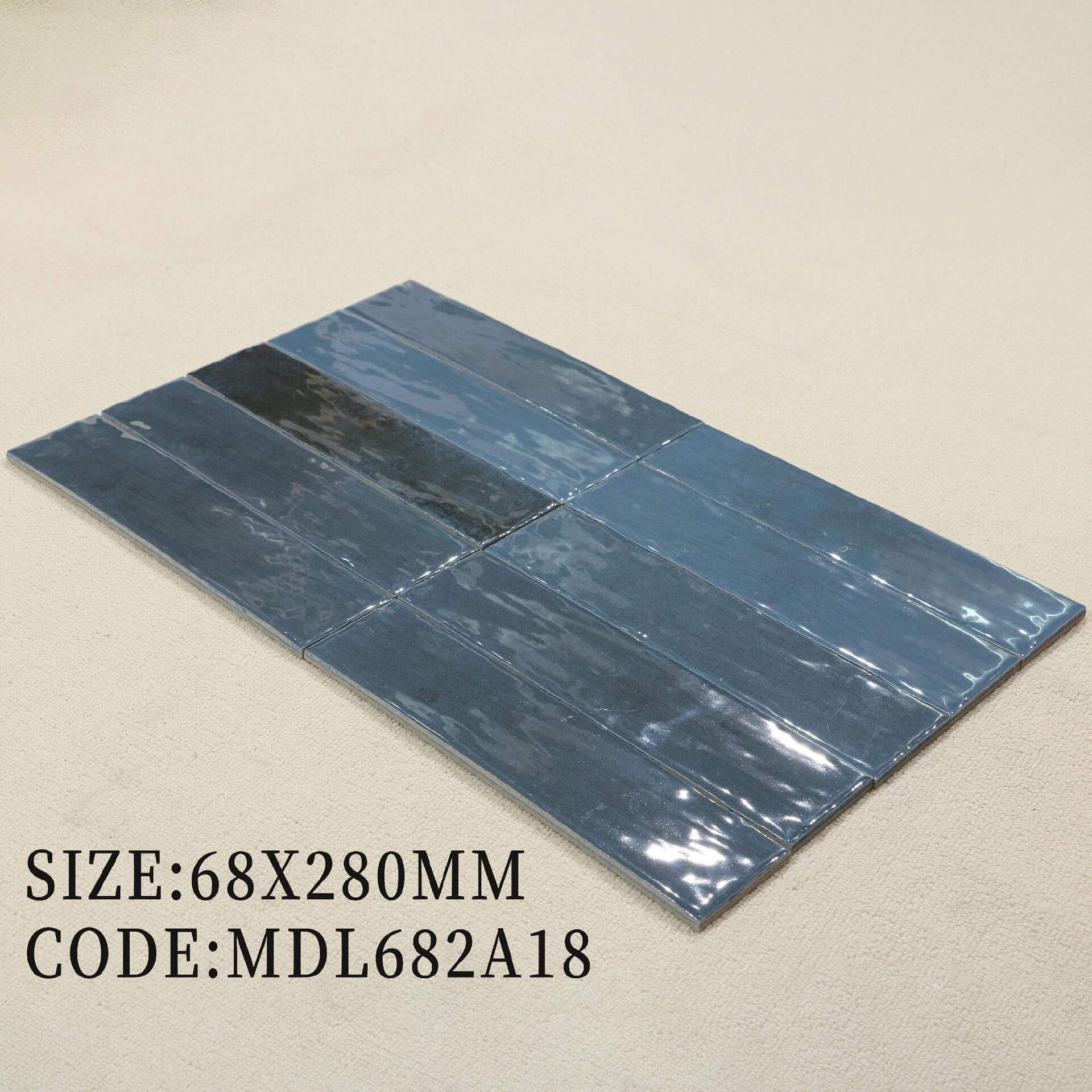 Mảng tường điểm nhấn ốp gạch Amazon 68x280mm xếp so le