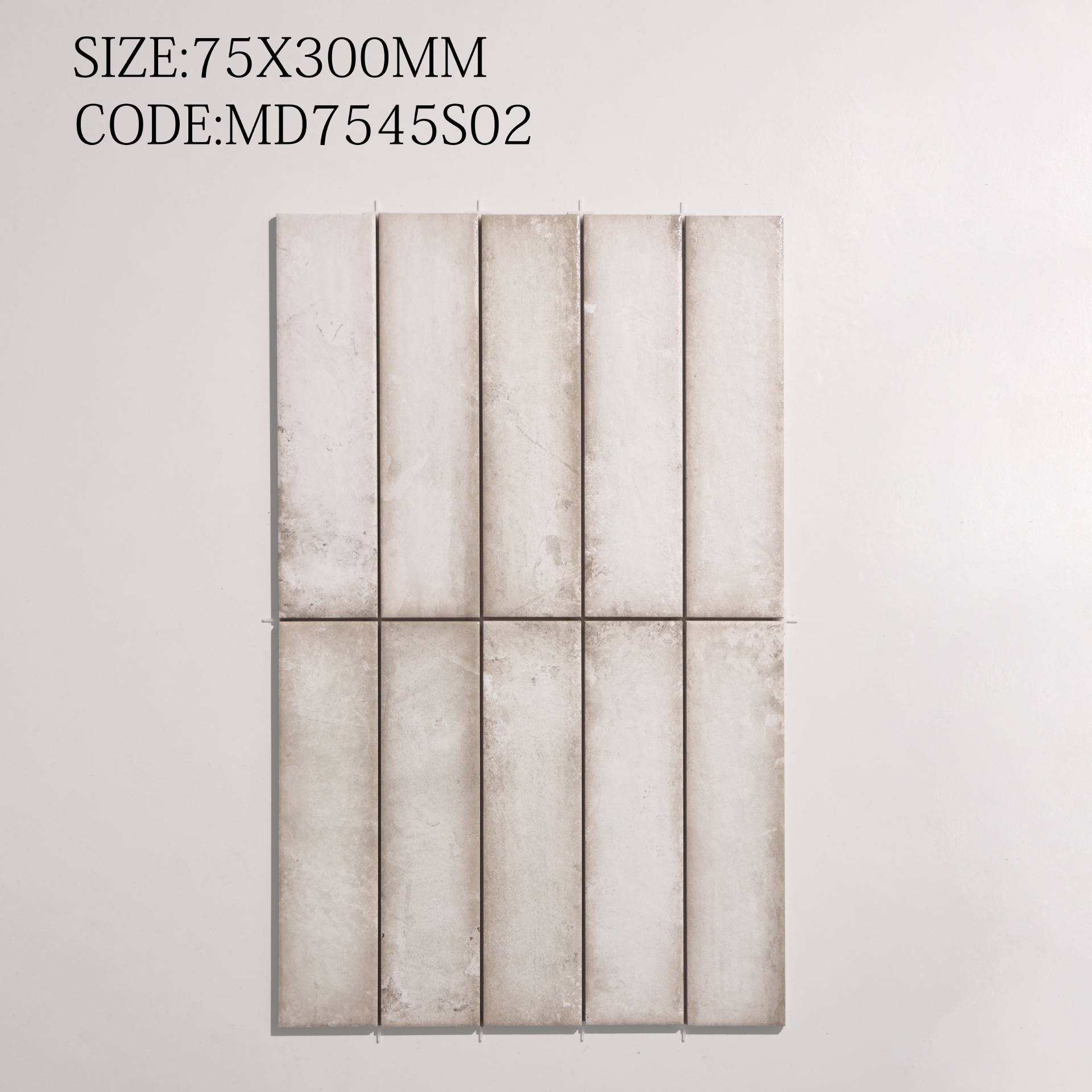 Viên gạch porcelain 75x300mm dập nổi chụp chính diện