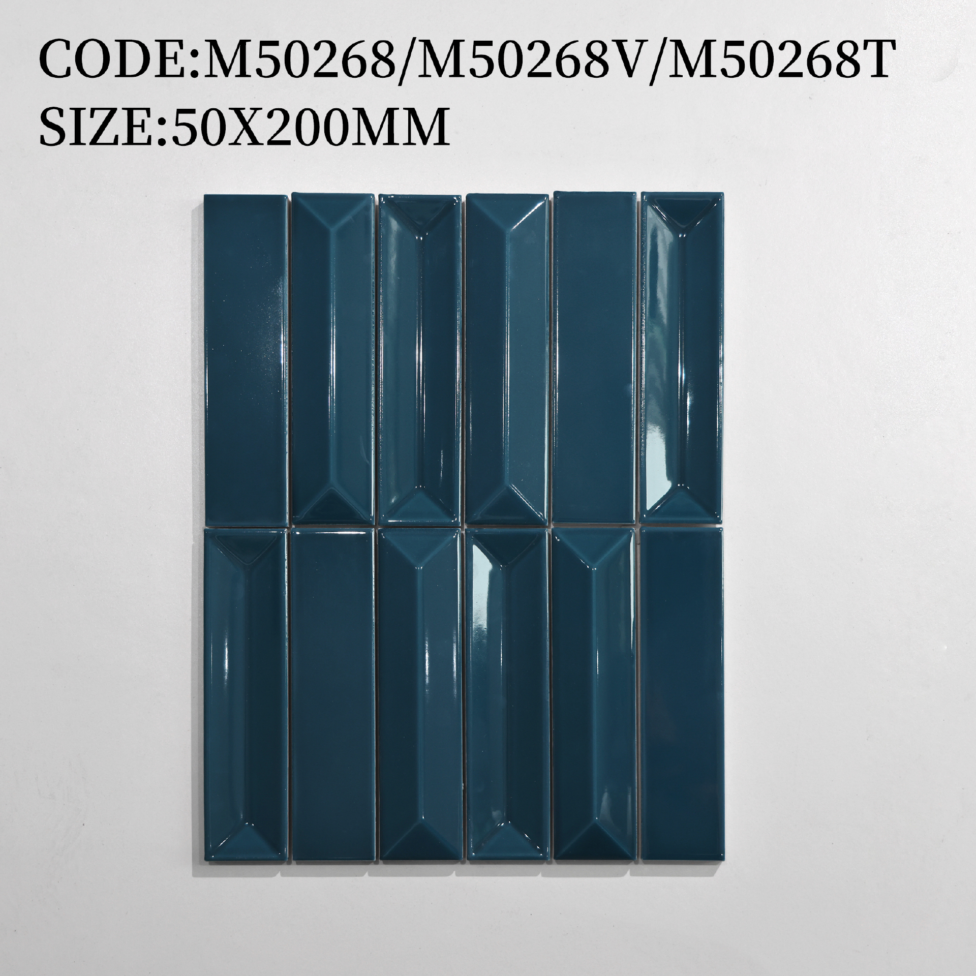 Tường nội thất ốp gạch ceramic 50x200mm phối ba kiểu khuôn