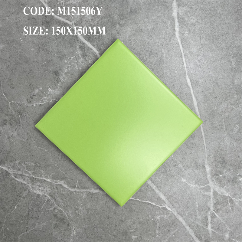 Bảy màu tươi của gạch ceramic 150x150mm xếp thành bảng