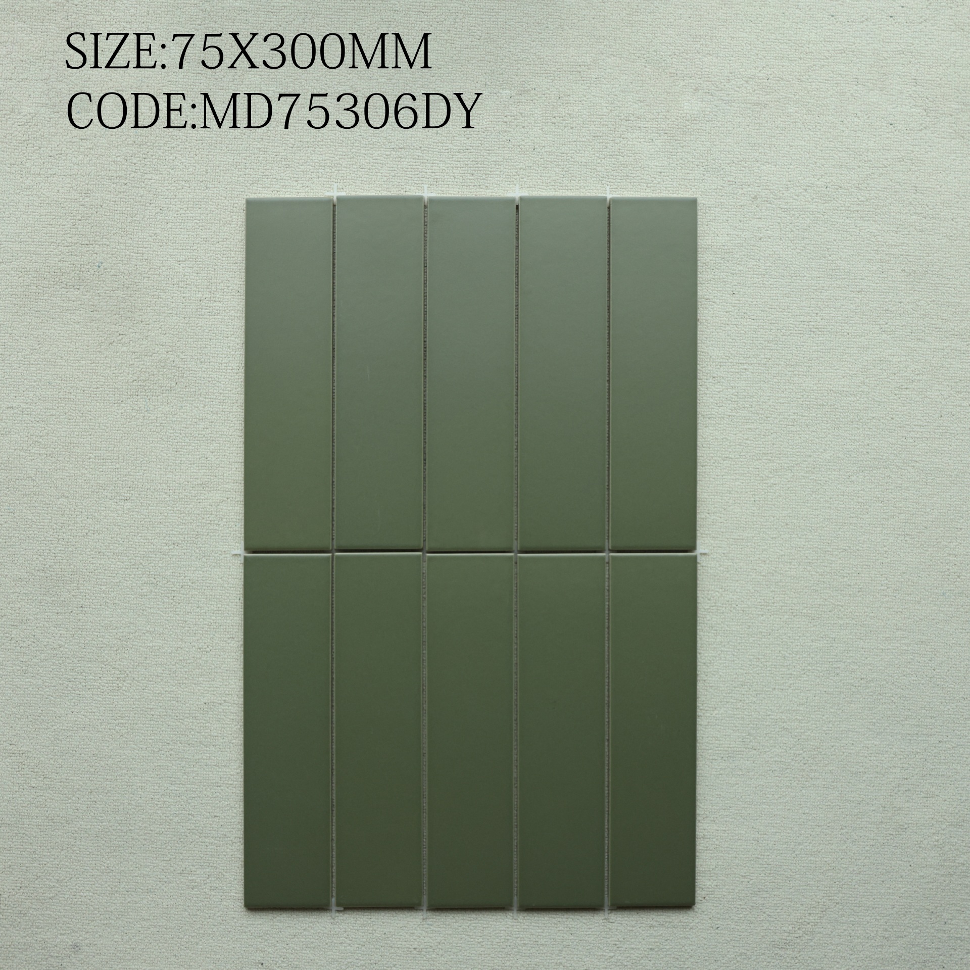Tường trong nhà ốp gạch 75x300mm men mờ xếp lưới sát mạch