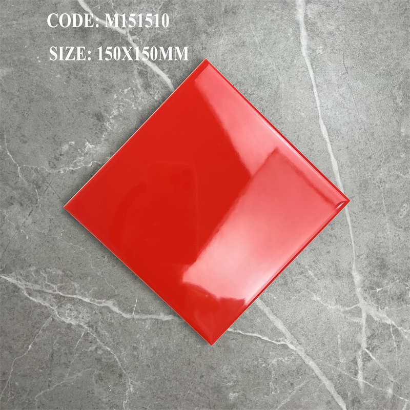 Gạch vuông 150x150mm men bóng chụp chính diện nguyên viên