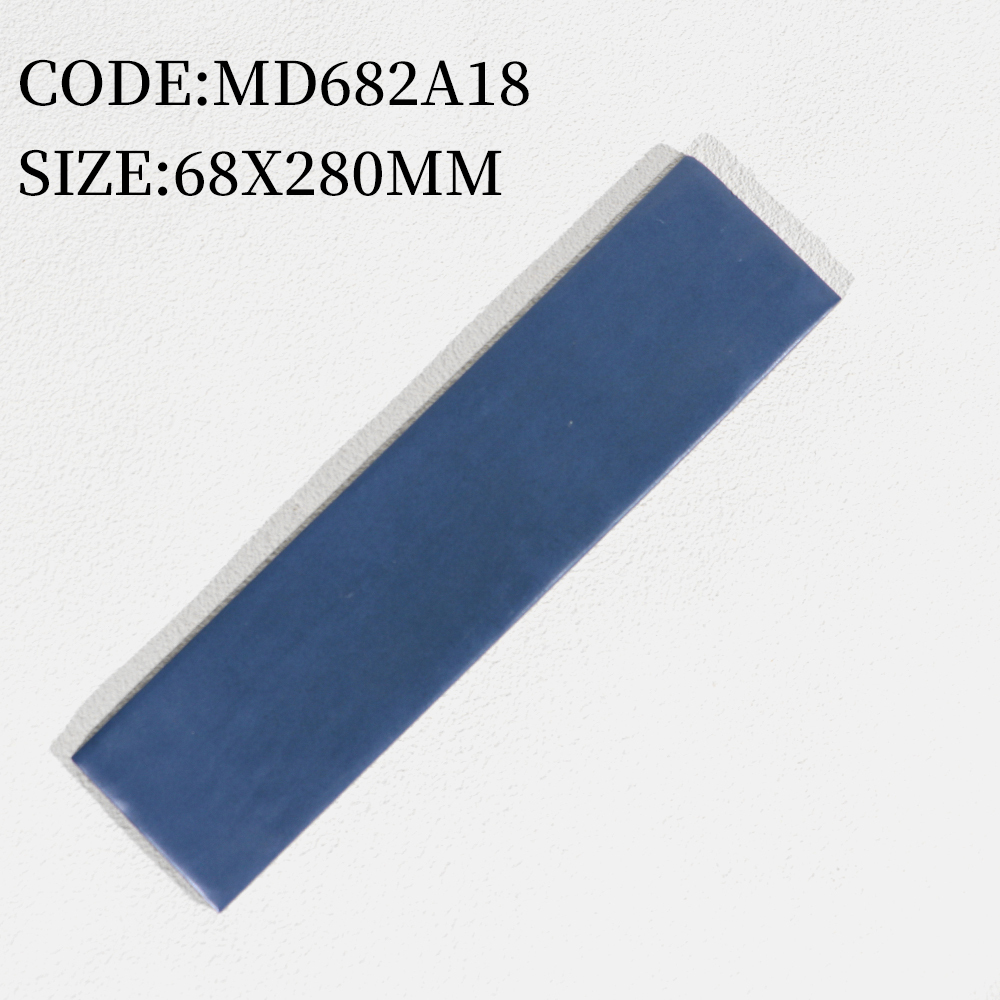 Tường phòng tắm ốp gạch 68x280mm men mờ xếp dọc
