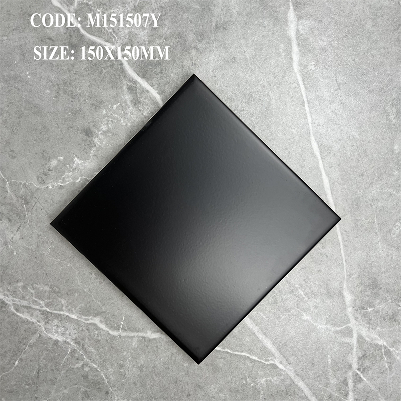 Gạch ceramic vuông 150x150mm men mờ chụp chính diện