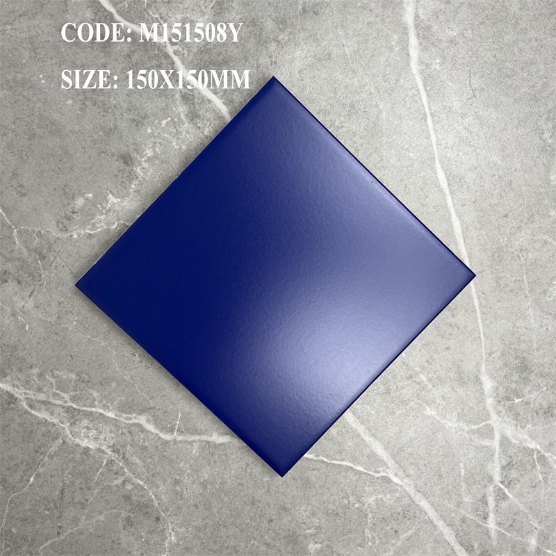 Gạch ceramic vuông 150x150mm men mờ chụp chính diện