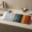 Gạch thẻ ceramic 75x300mm chụp chính diện trên nền trung tính
