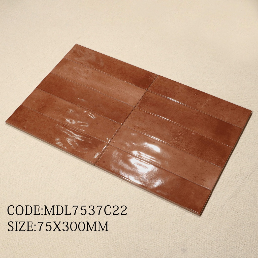 Cận cảnh đường sóng lượn dưới lớp men bóng cao