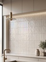 Viên gạch ceramic 65x200mm chụp chính diện trên nền trung tính