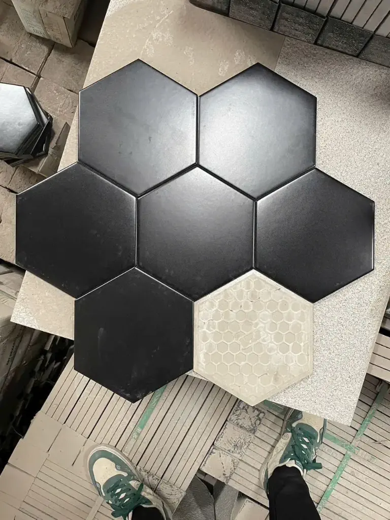 Gạch lục giác đen KT 200x230x115 mm MHB 23200 ( FL23207)